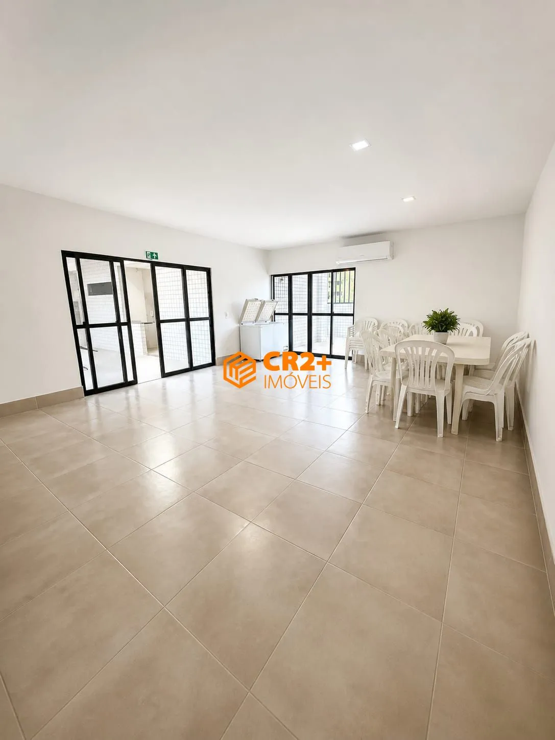 Imagem VENDO FLAT MOBILIADO - EXCELENTE LOCALIZAÇÃO EM BOA VIAGEM Área: 42m²