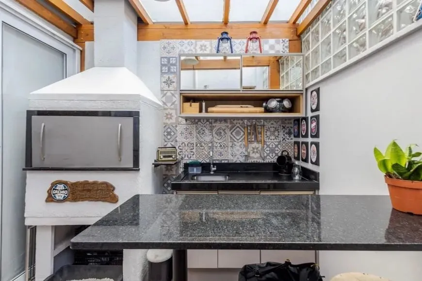Imagem Casa semimobiliada, com churrasqueira, 3 suítes e 2 vagas no Jardim Itu Sabará