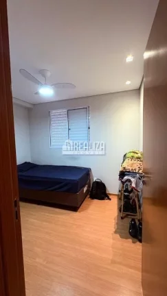Imagem Apartamento à venda no Condomínio Lago das Brisas, em Uberaba com 2 dormitórios e piscina!