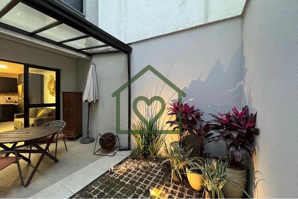 Imagem Descubra o encanto de viver em Menino Deus, Porto Alegre, com este apartamento Garden à venda por u...