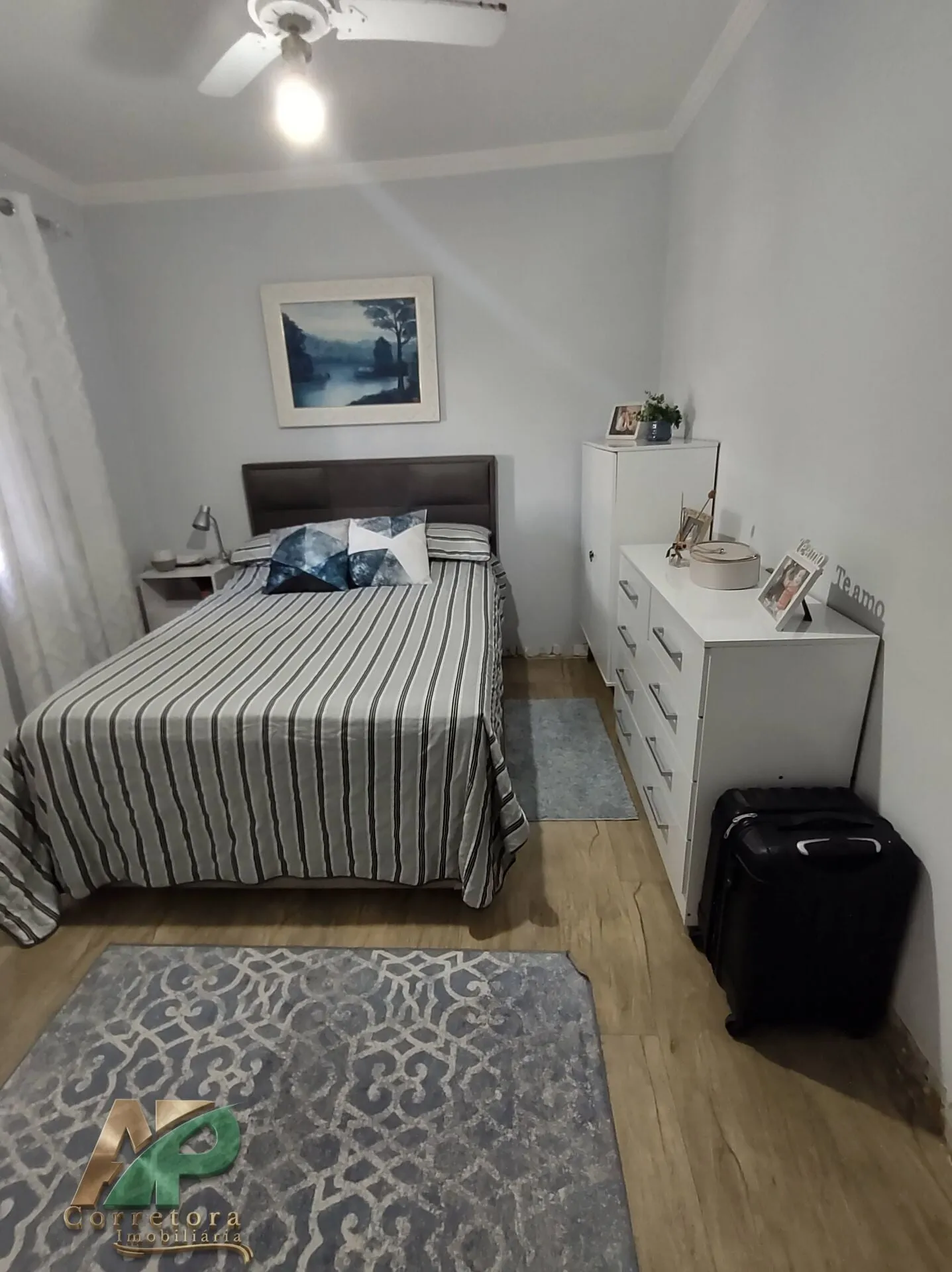 Imagem Casa à Venda em Taboão da Serra: 308m², 2 Vagas e Perto do Shopping