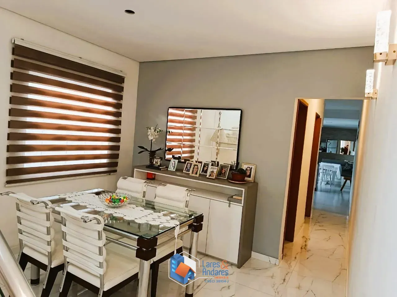Imagem SOBRADO IMPECÁVEL À VENDA COM 250 M², 3 DORMS (1 SUÍTE), COZINHA INTEGRADA COM ÁREA GOURMET, MÓVEIS PLANEJADOS E 2 VGS - VILA PRUDENTE, SÃO PAULO, SP.