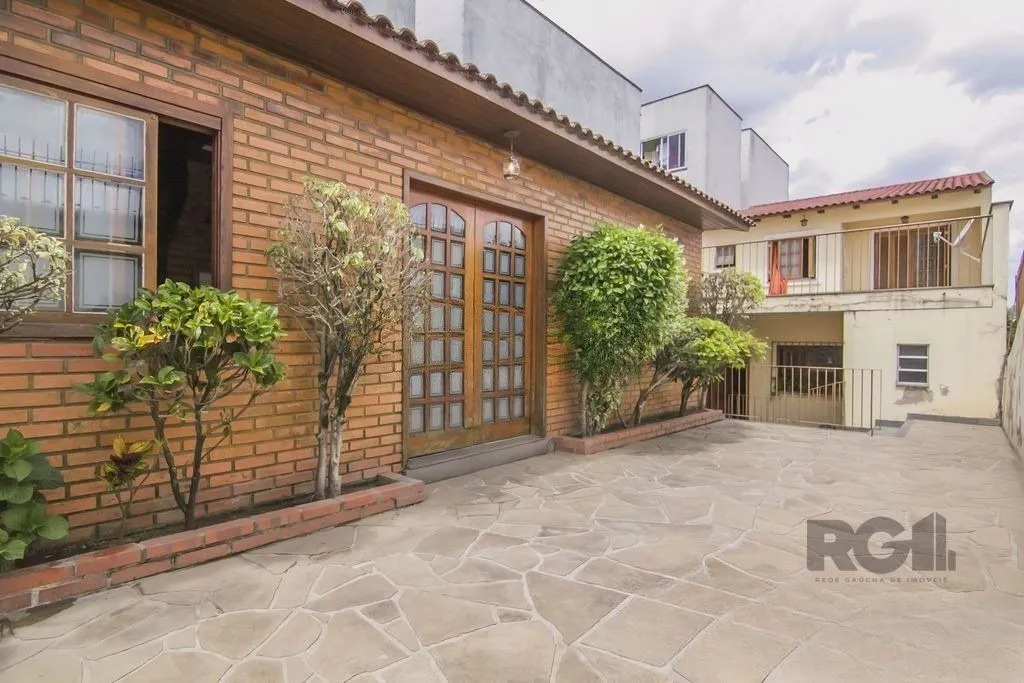Imagem Casa de 2 dormitórios, no bairro Partenon