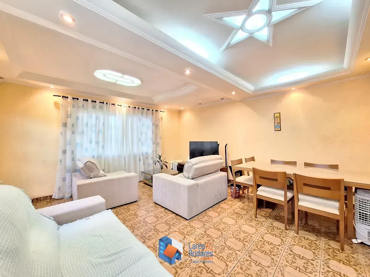 Imagem Sobrado para venda em Jardim Cecy com 2 quartos, 210m²
