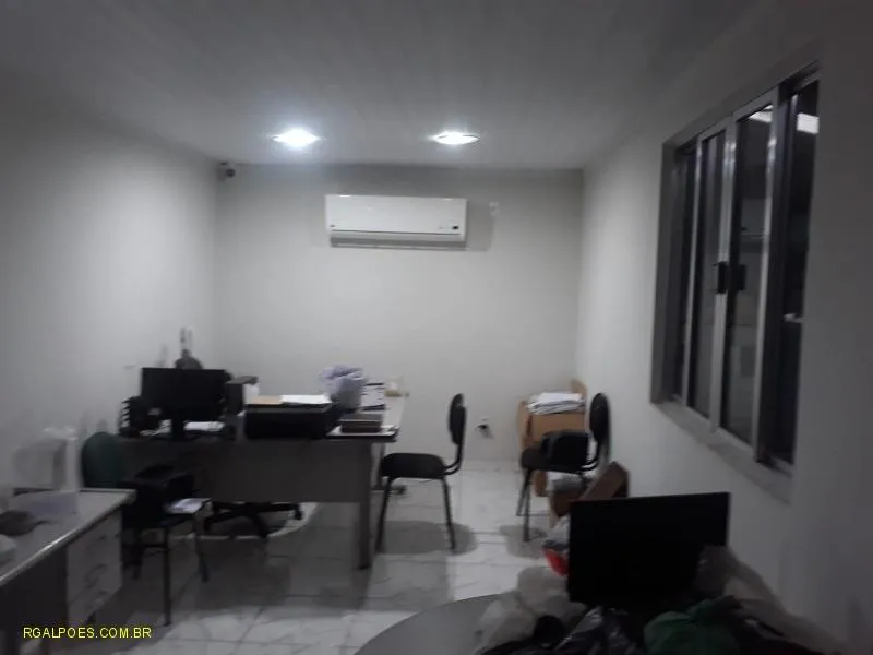 Imagem Galpão para Venda em DUQUE DE CAXIAS, SARACURUNA, 2 banheiros