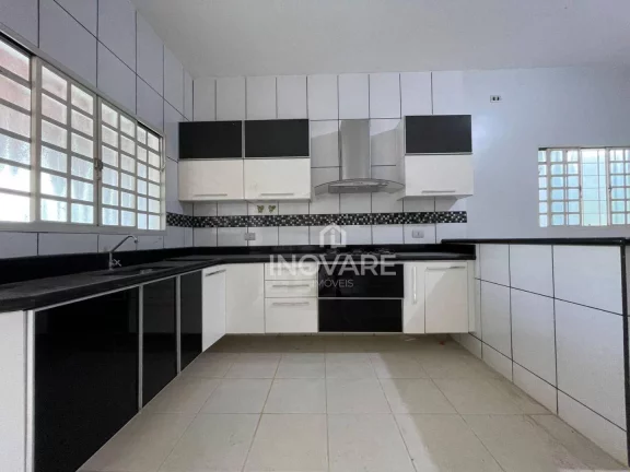 Imagem Casa com 4 dormitórios à venda, 280 m² por R$ 580.000,00 - Jardim Leonora - Itumbiara/GO