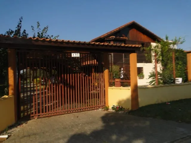 Imagem Chácara à venda 3 Quartos, 3 Suites, 10 Vagas, 2000M², Parque Lago Azul, Pindamonhangaba - SP