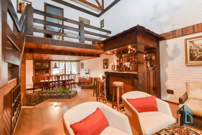 Imagem Casa a venda 05 quartos sendo 03 suítes, no Ahú/São Lourenço em Curitiba Pr