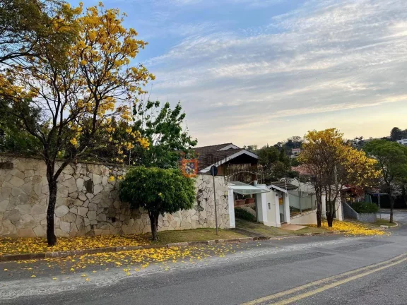 Imagem Casa com 3 dormitórios à venda, 300 m² por R$ 1.100.000 - Jardim Itaperi - Atibaia/SP