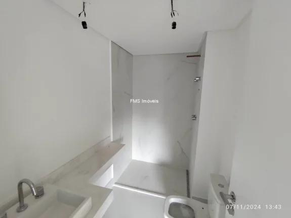 Imagem Apartamento com 244m² em Moema encontre o maior estoque Cyrela na Zona Sul! Explore em www.fmsimoveis.com.br