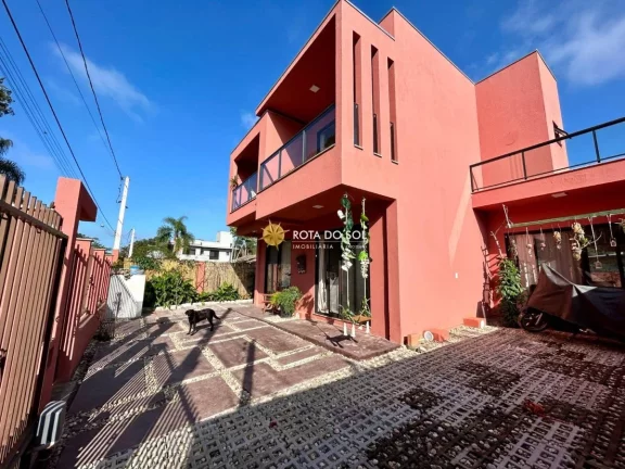 Imagem Casa com piscina à venda Praia Mariscal Bombinhas SC