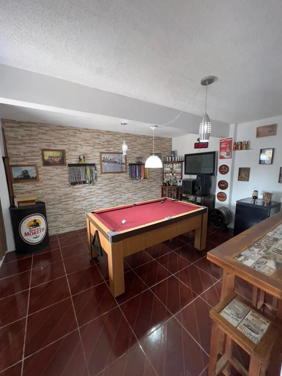 Imagem Ampla casa no Bairro Restinga 4 Dormitórios sendo um suíte