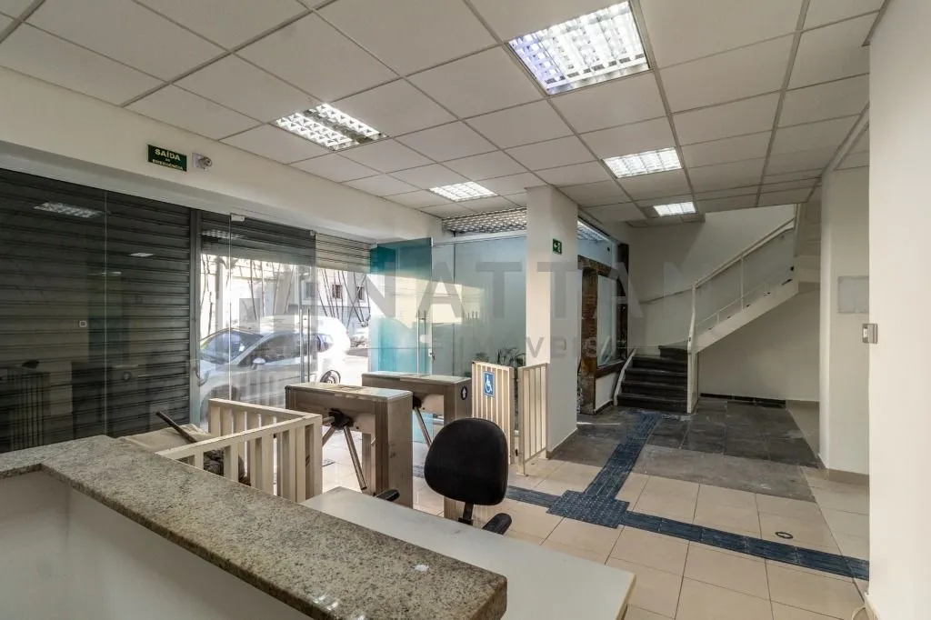 Imagem Imóvel comercial à venda no Carrão, com 1.332 m² e 23 salas envidraçadas