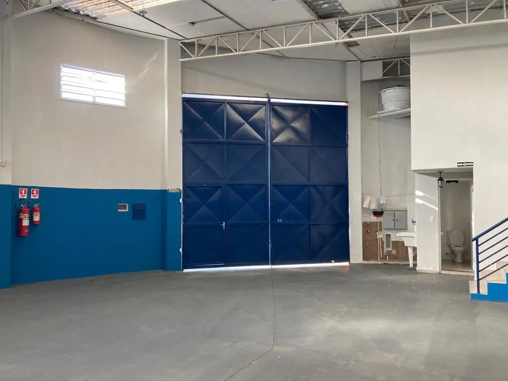 Imagem Ótimo Galpão que permite diversas atividades com 330M² no Jardim Bertanha