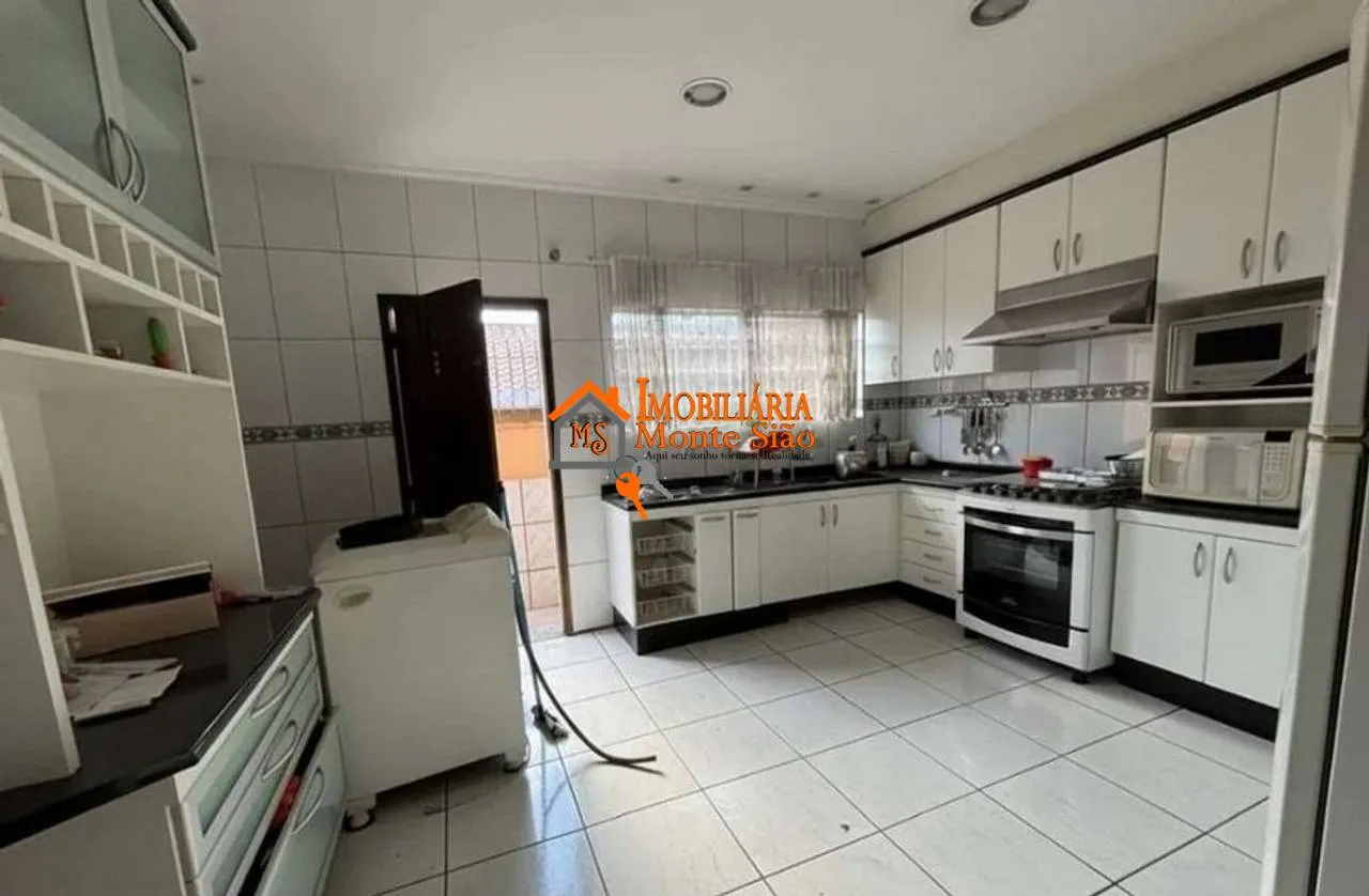 Imagem Casa com 3 dormitórios à venda, 240 m² por R$ 848.000,00 - Jardim Santa Mena - Guarulhos/SP