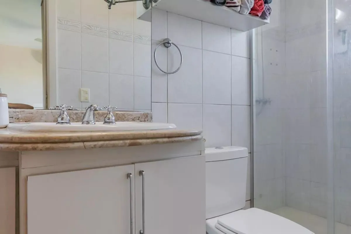 Imagem Casa em condomínio com 3 dormitórios, suíte e 2 vagas