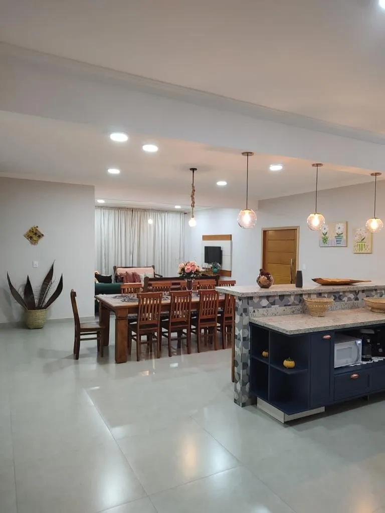 Imagem Casa à venda 3 Quartos, 1 Suite, 5 Vagas, 24200M², Abaete, Taubaté - SP