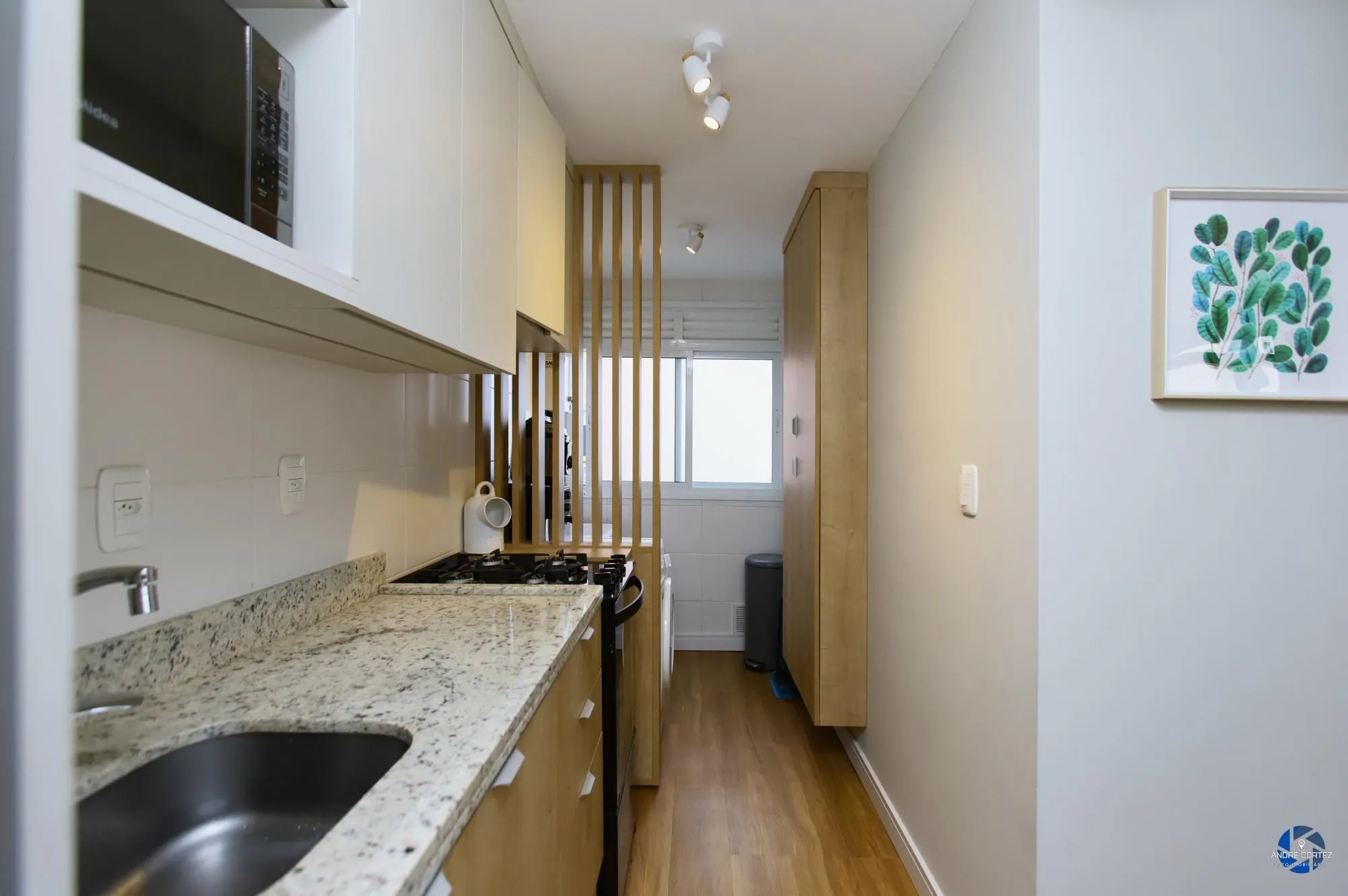 Imagem Apartamento 1 dormitório, 54 metros privativos semi mobiliado, elevadores