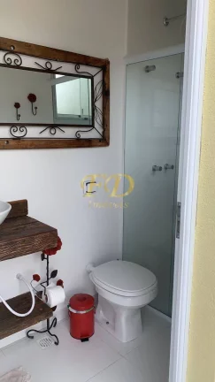 Imagem Aconchegante Casa em Condomínio Fechado.