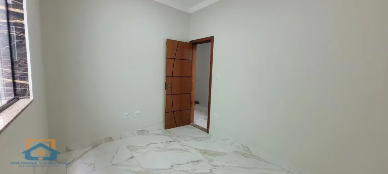 Imagem Casa Duplex de 3 quartos e 2 Vagas de garagem no Bairro Tirandetes
