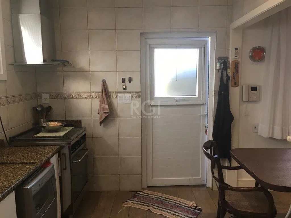 Imagem Casa para Venda - 230m², 3 dormitórios, sendo 3 suites, 3 vagas - Chácara das Pedras