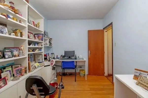 Imagem Casa 3 dormitórios ampla, perto da PUC