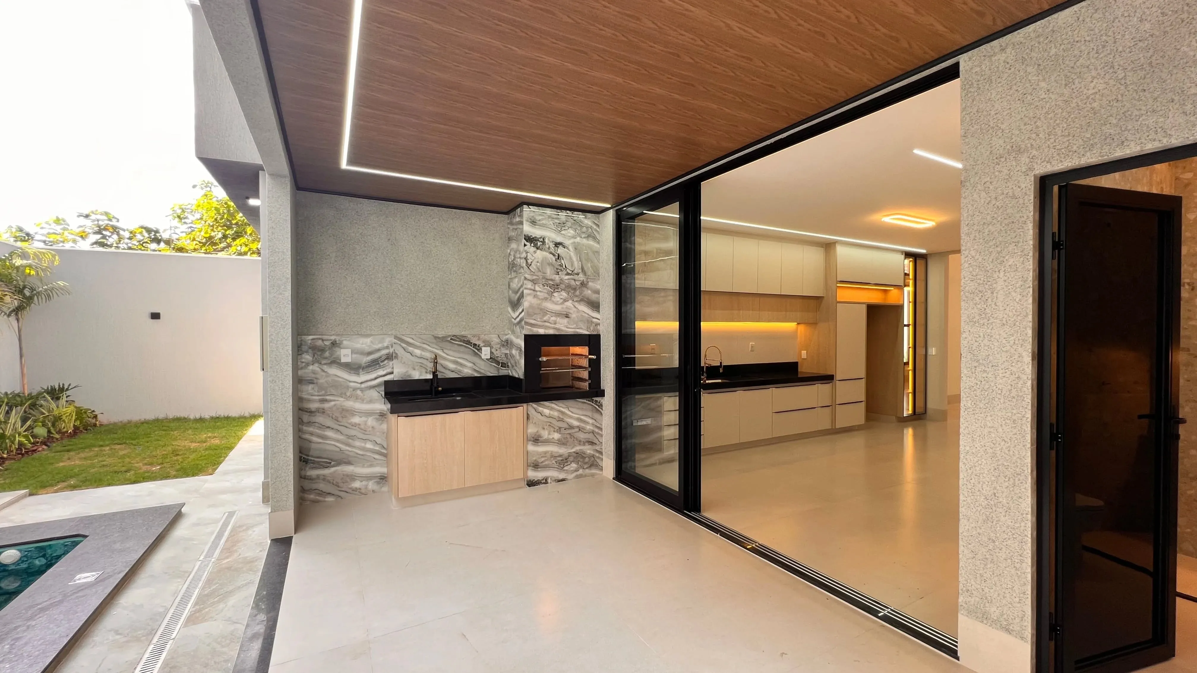Imagem Casa 3 Suites Sozinha No Lote No Parque Amazonia