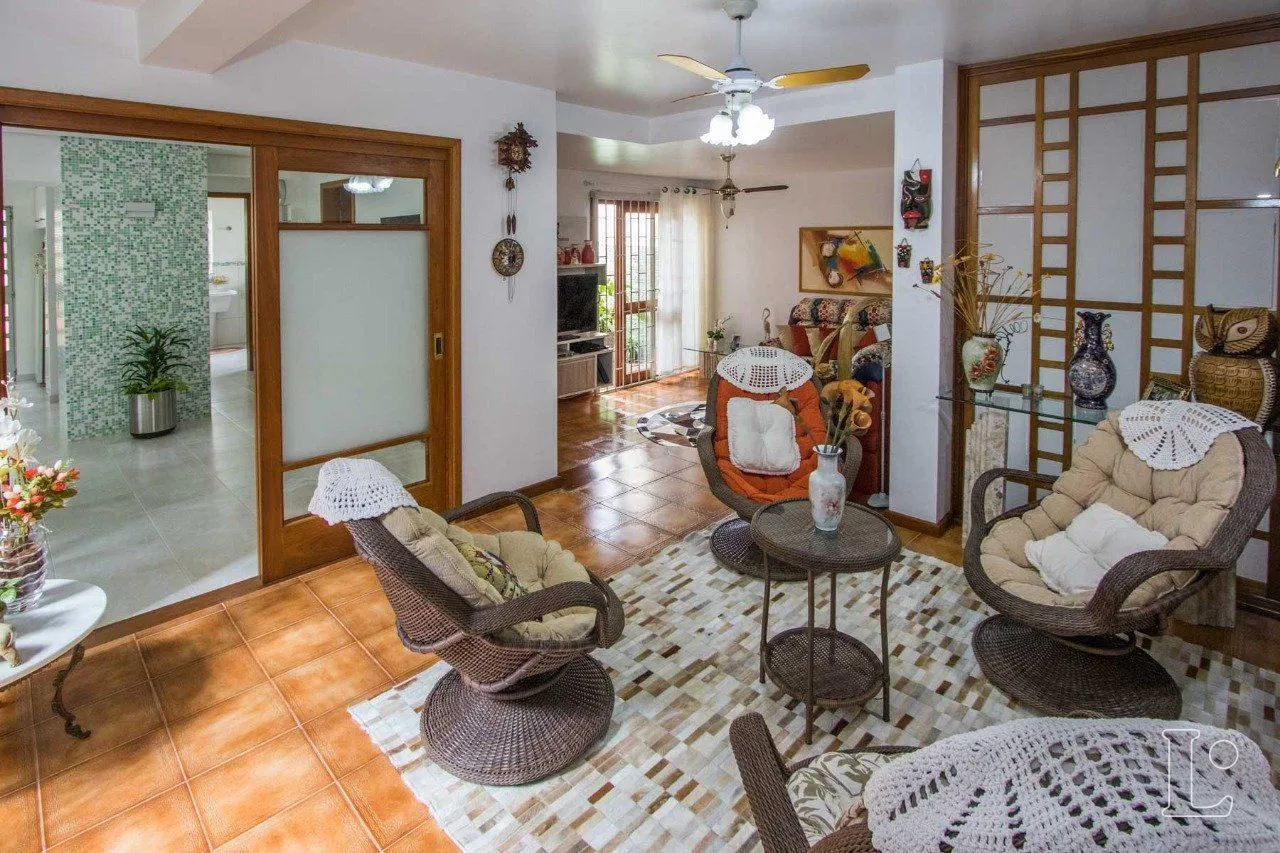 Imagem Casa para Venda - 416.89m², 4 dormitórios, sendo 1 suites, 5 vagas - Tristeza