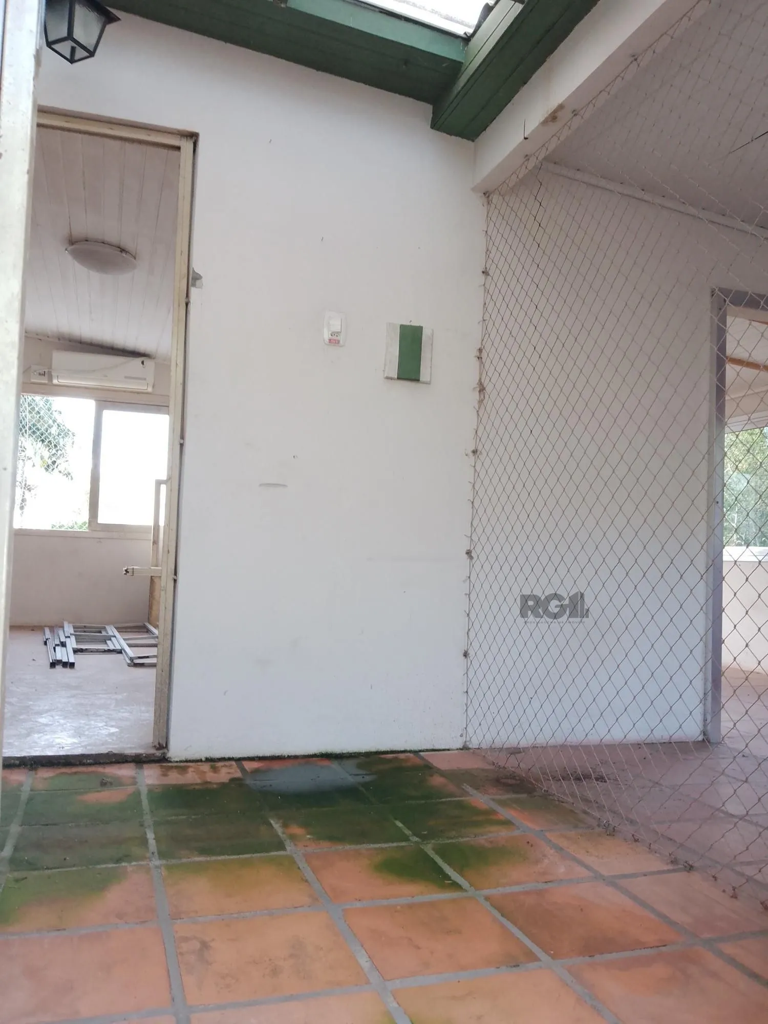 Imagem Casa 4 dormitórios, terreno com 1639m² à venda no Morro Santana