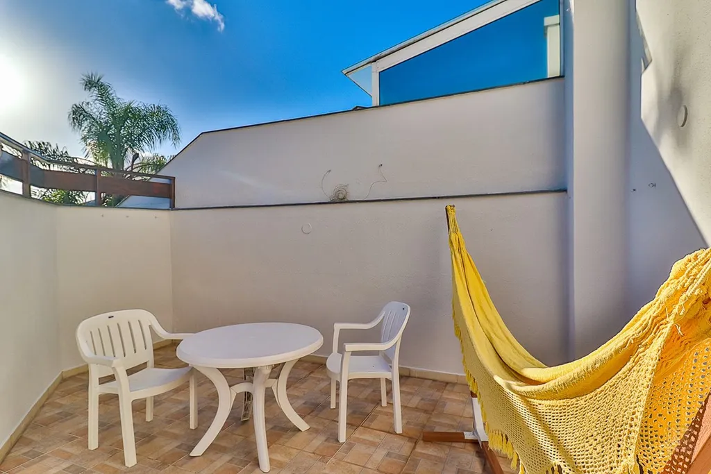 Imagem Casa de Condomínio em Chácara das Pedras