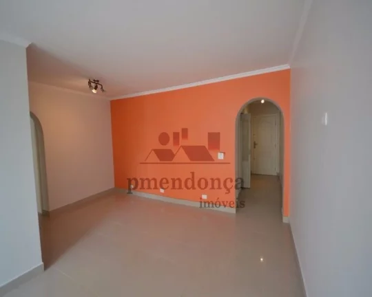 Imagem Apartamento em perfeito estado de conservação, piso em porcelanato, living para 02 ambientes, banh...