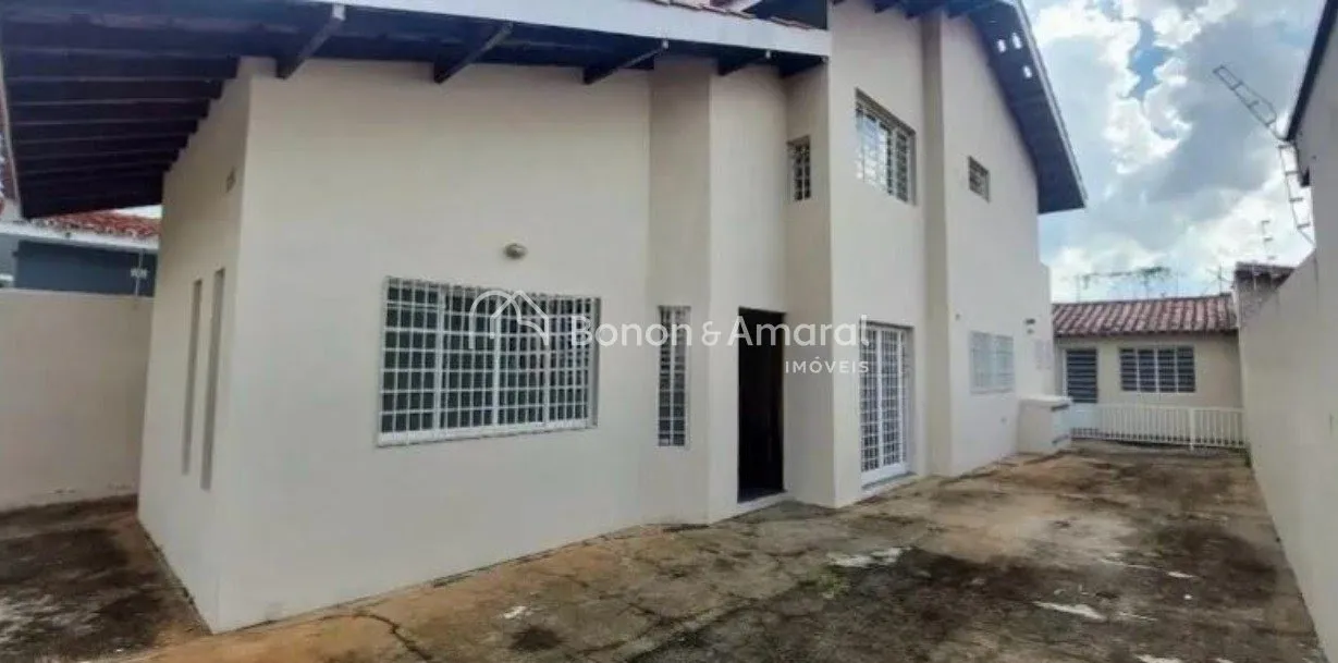 Imagem Sobrado com 3 Quartos e 4 banheiros à Venda, 170 m² por R$ 930.000