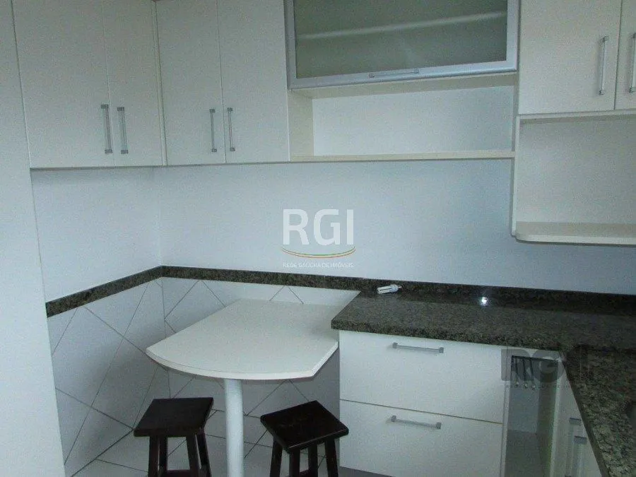 Imagem Casa em condomínio para Venda com 3 dormitórios, sendo 1 suites e 2 vagas no bairro Cristal