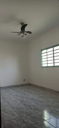Casa no vista alegre, 4 quartos, quintal muito grande!!