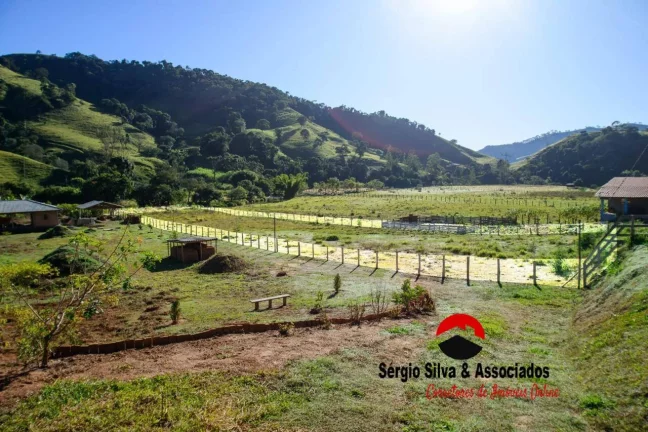 Imagem Chácara a Venda Localizado na Região de Wenceslau Baz - MG.