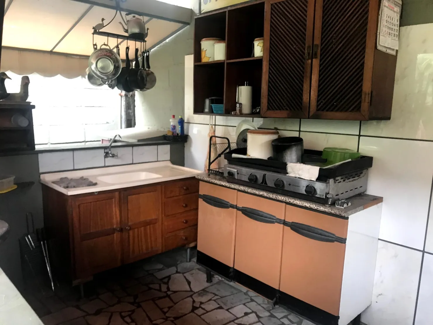 Imagem Casa à venda 2 Quartos, 5 Vagas, 250M², Conjunto Residencial Araretama, Pindamonhangaba - SP