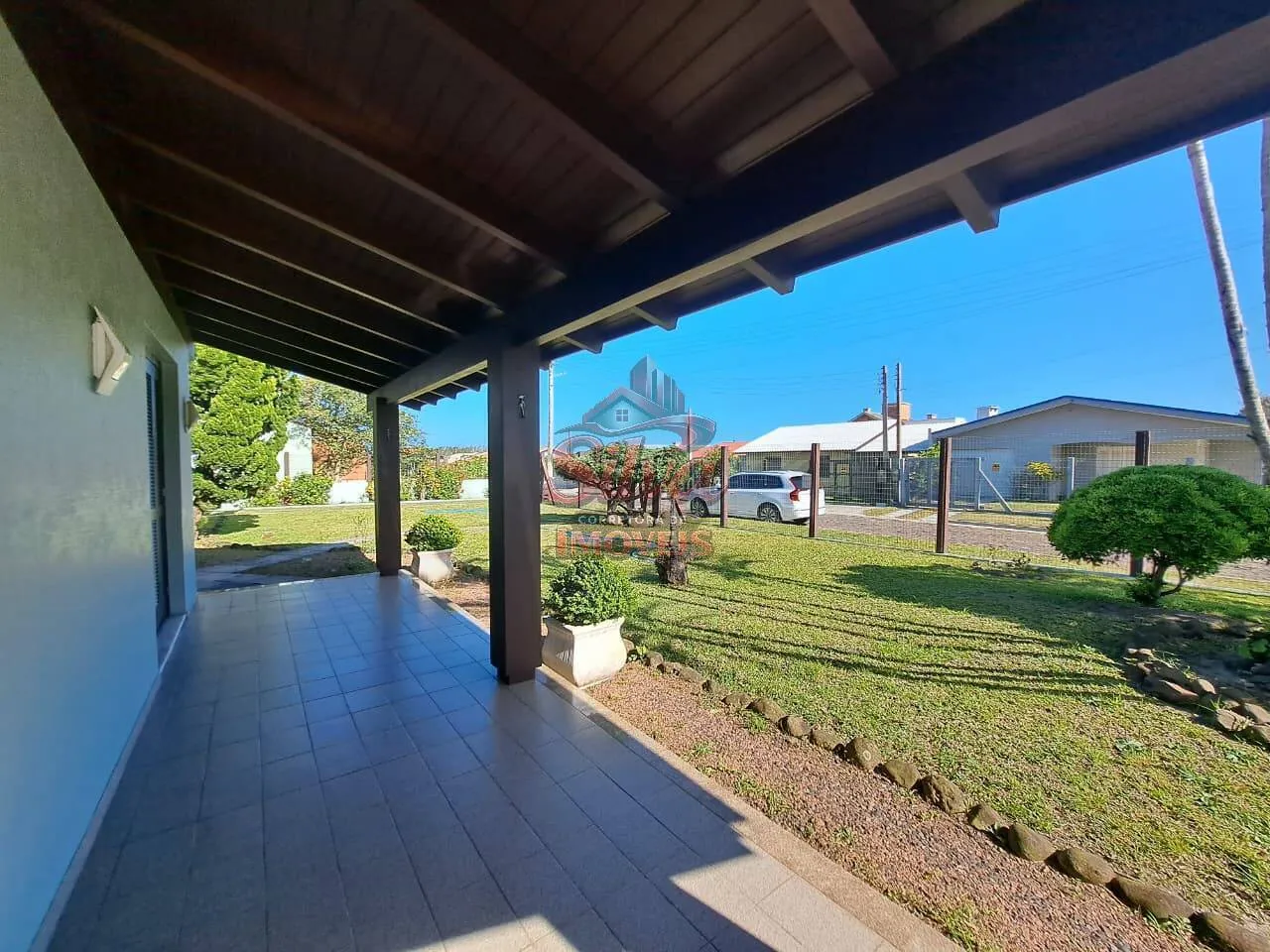 Imagem Casa alto padrão 5 dormitórios com quiosque a 300m do mar