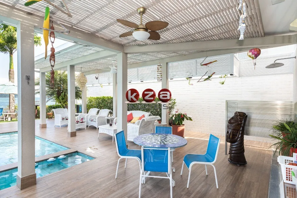 Imagem Maravilhosa casa pé na areia a venda no condomínio Costa Verde, Praia de Tabatinga:8 suítes, amplo lazer com piscina 12 banheiros, 600m².