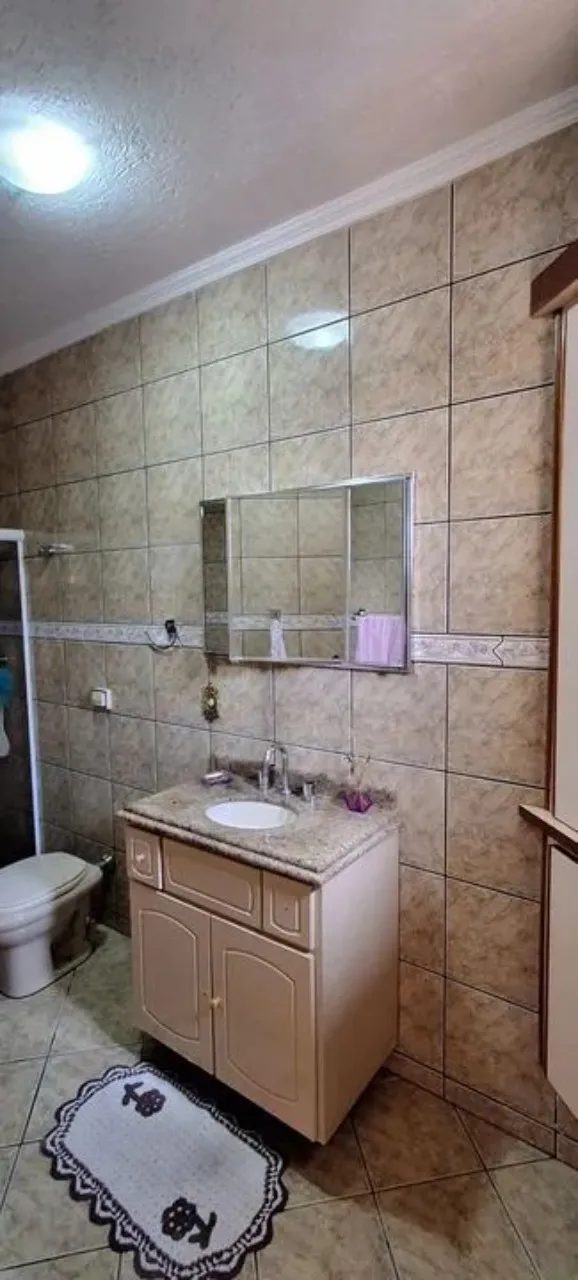 Imagem Imperdível Casa Comercial à Venda em Cidade], Bairro]: 3 Quartos, 1 Suíte, 1 Sala, 2 Banheiros, 5 Vagas, 256m²!