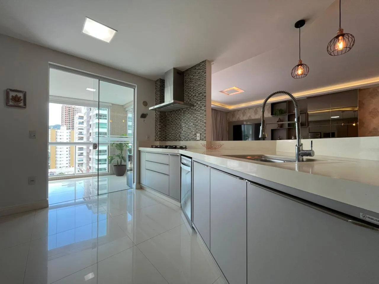 Imagem Apartamento com vista para o mar à venda com 209m2 por R$ 4.200.000,00