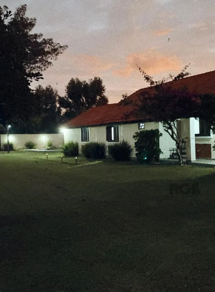 Imagem Casa 5 dormitórios, bairro Centro em Imbé.