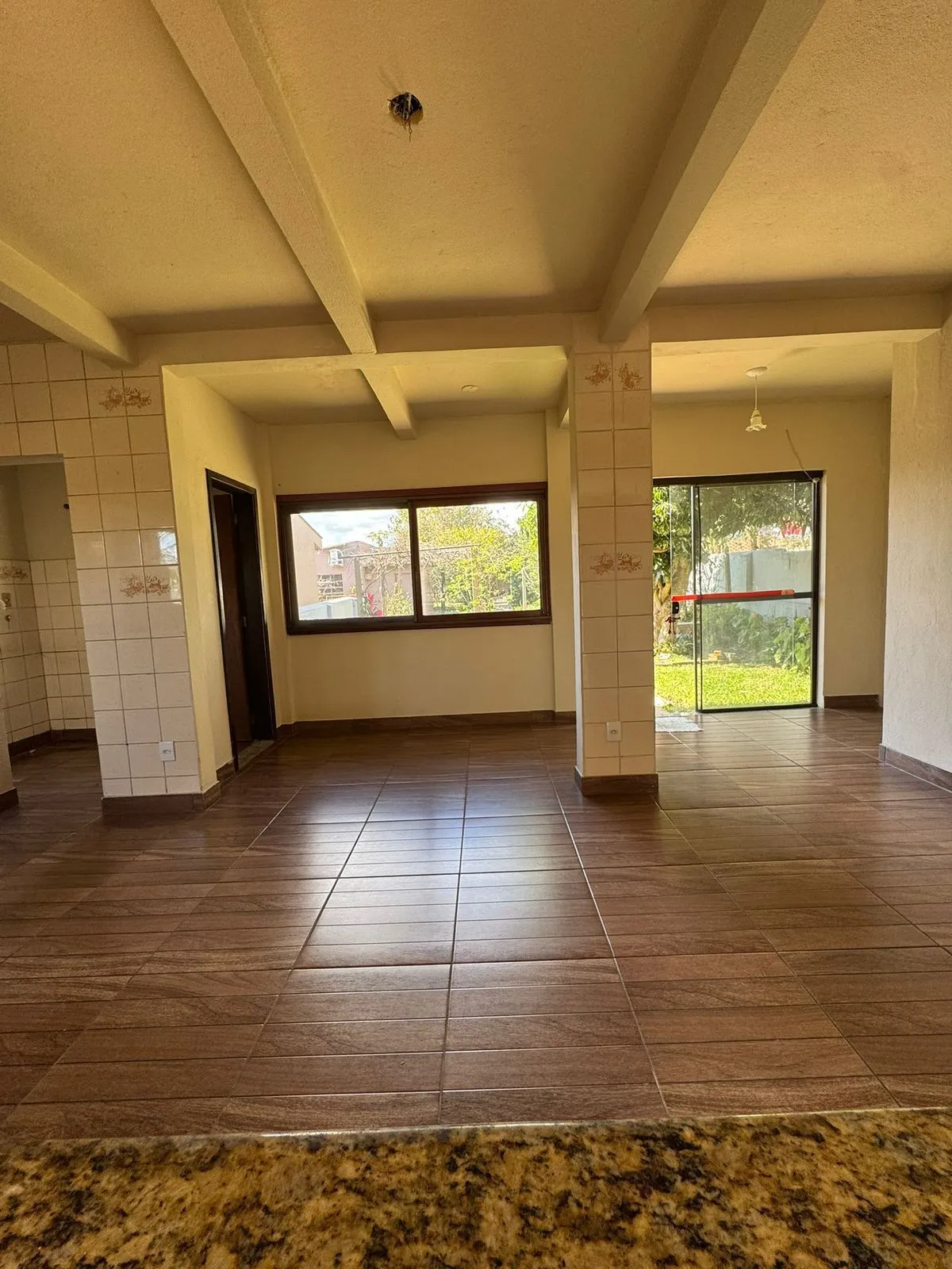 Imagem Casa 4 dorms à venda Avenida Manoel Elias, Porto Alegre.