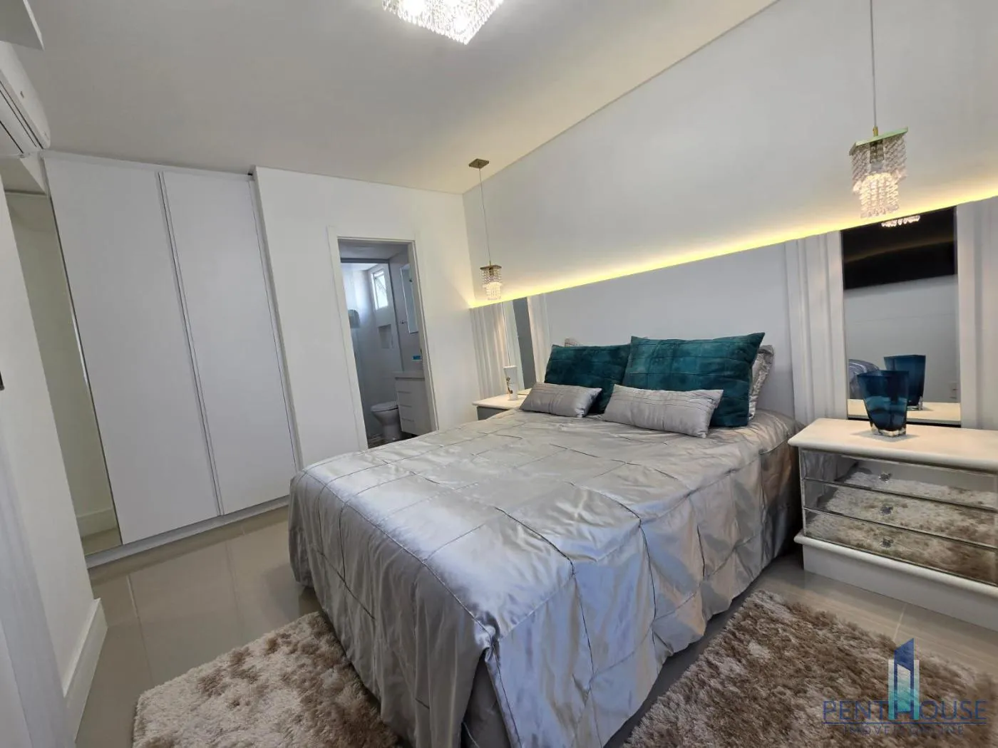 Imagem Apartamento Zona Central para Venda em Balneário Camboriú, CENTRO, 3 dormitórios, 1 suíte, 3 banheiros, 2 vagas