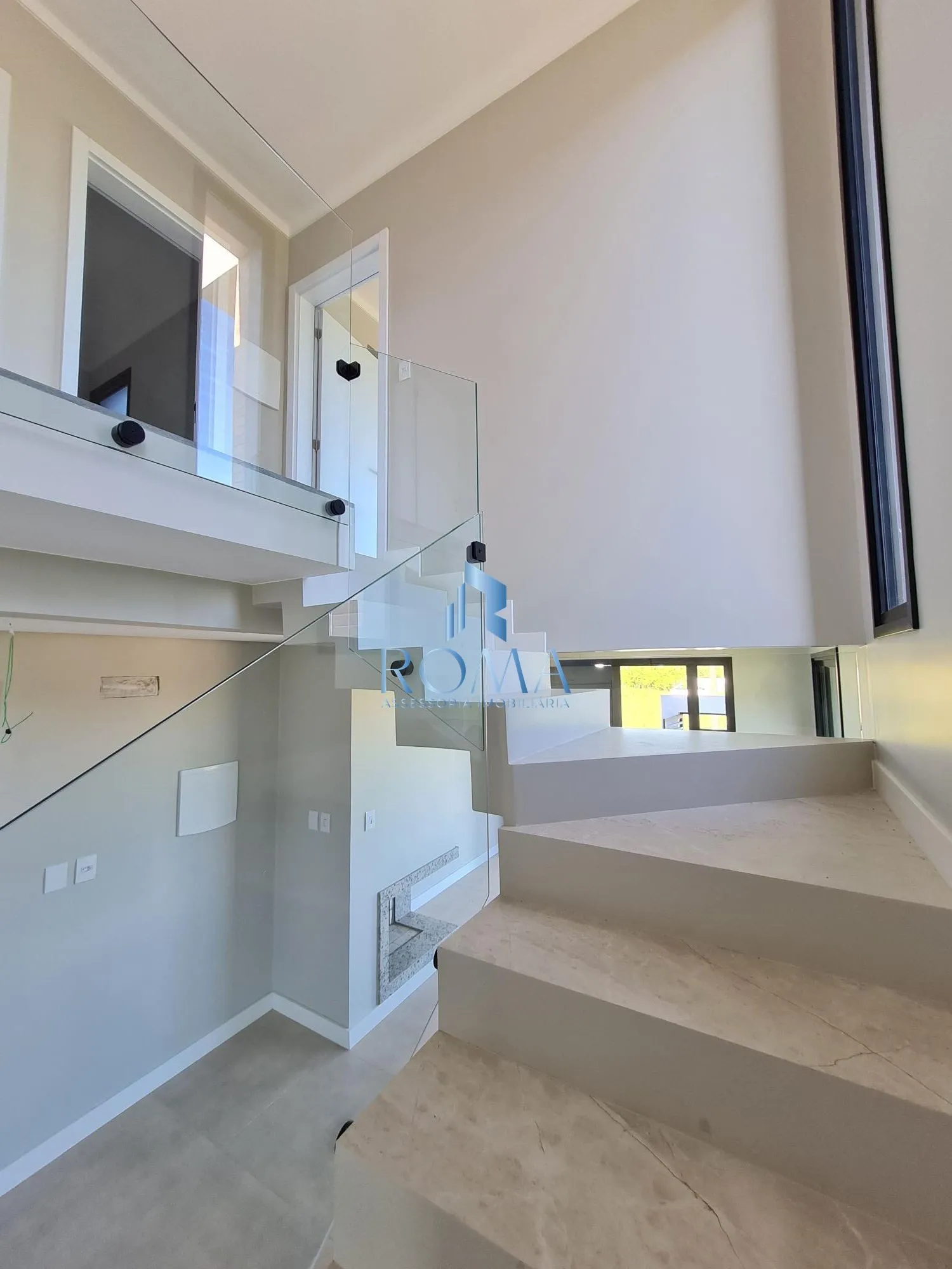 Imagem CASAS DOIS PISOS 03 DORMITÓRIOS E PÁTIO!!