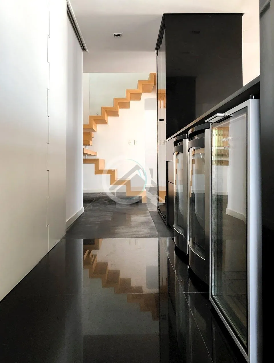 Imagem Apartamento duplex mobiliado com 328m² com 3 dormitórios (3 suítes) e 2 vagas individuais no Moin...