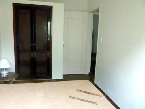 Imagem CASA LADO PRAIA EM TRES LOTES COM PISCINA