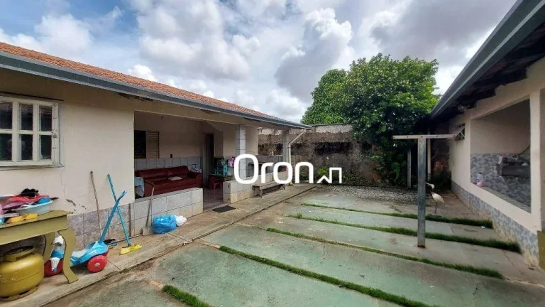 Imagem Casa à venda, 333 m² por R$ 699.000,00 - Jardim Planalto - Goiânia/GO