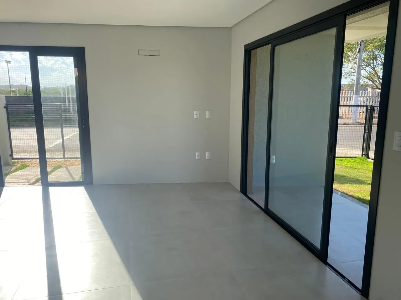 Imagem Casa com 03 quartos, sendo 01 suíte na Praia da Cal