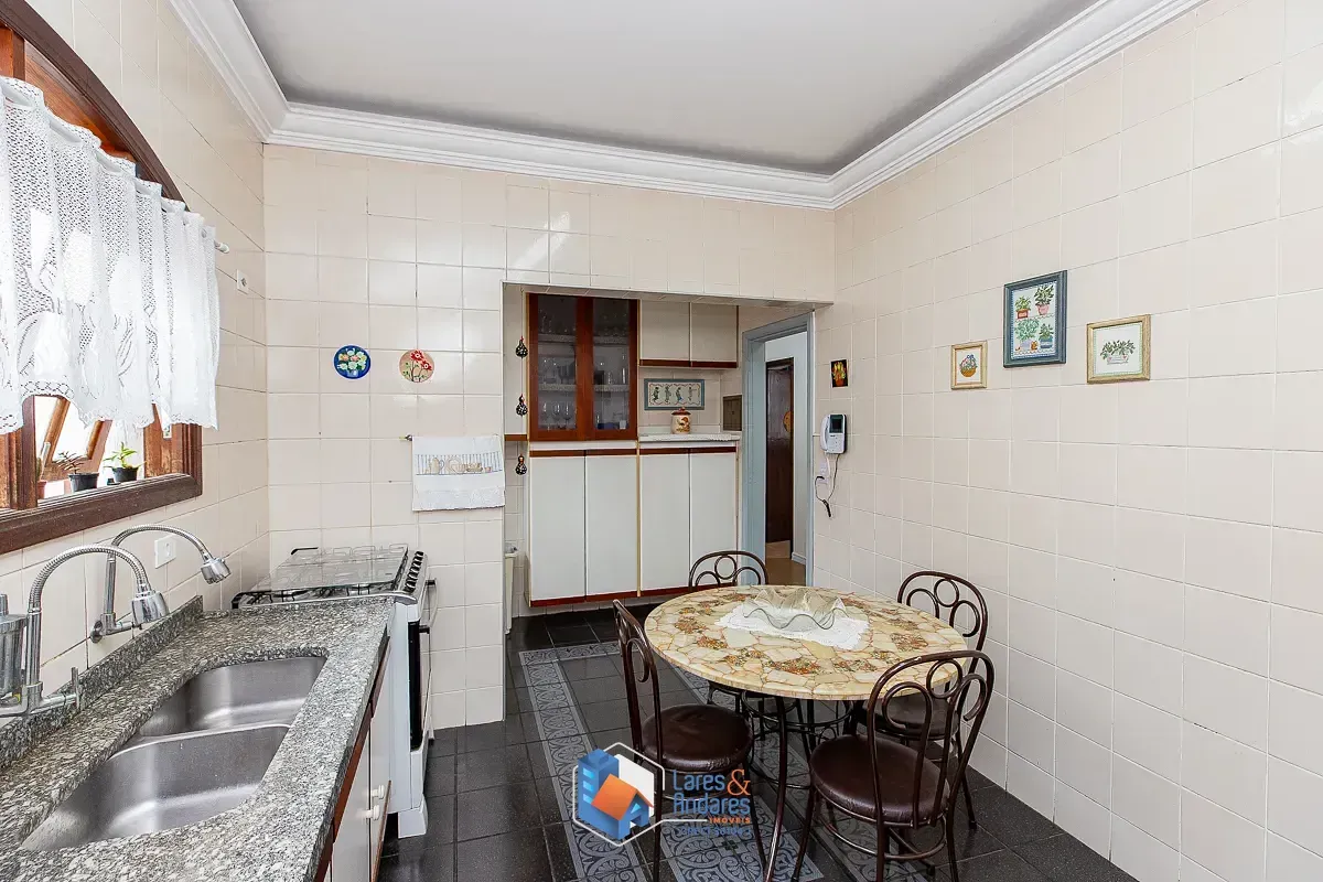 Imagem Sobrado para venda em Jardim Kioto com 7 quartos, sendo 2 suítes, 364m²
