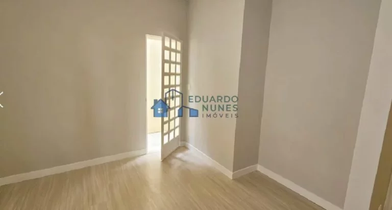 Imagem ÁTIMA ÁREA PRIVATIVA, REFORMADA COM 04 QUARTOS, 04 VAGAS NO SANTO ANTÔNIO!!